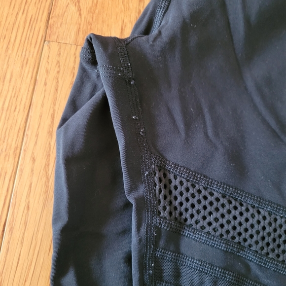 Lululemon Mix and Mesh Tights - Picture 5 of 6